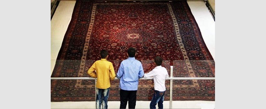 نگهداری ۱۰۲ تخته فرش ۵۰۰ ساله در موزه فرش حرم مطهر رضوی